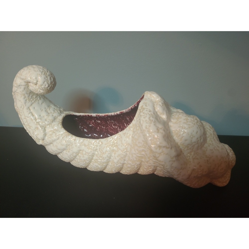 Vintage MCM ceramic‎ cornucopia textured planter